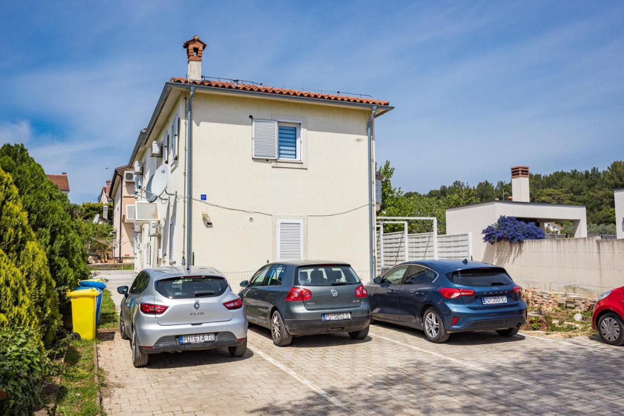 Studio Apartman Marly Apartment Pula Exterior foto