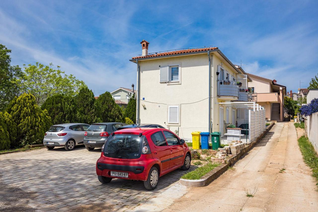 Studio Apartman Marly Apartment Pula Exterior foto